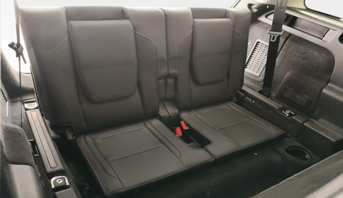 2020 Landrover DISCOVERY SPORT SE, Diesel, Automatic, 1,30,569 km, interior