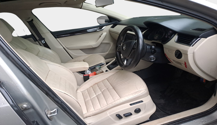 2016 Skoda Octavia STYLE PLUS AT 1.8 TSI, Petrol, Automatic, 58,597 km, interior