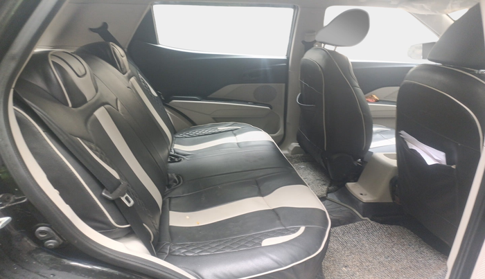 2021 Mahindra XUV300 W6 1.2 PETROL, Petrol, Manual, 55,024 km, interior