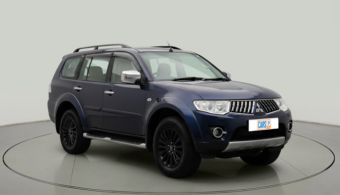 2015 Mitsubishi Pajero Sport 2.5 AT 4X2, Diesel, Automatic, 2,04,487 km, exterior