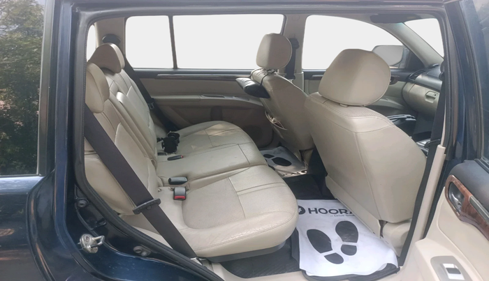 2015 Mitsubishi Pajero Sport 2.5 AT 4X2, Diesel, Automatic, 2,04,487 km, interior