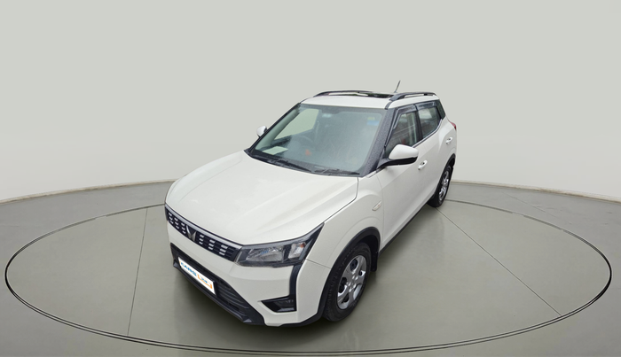 2023 Mahindra XUV300 W6 1.2 PETROL AMT, Petrol, Automatic, 26,790 km, exterior