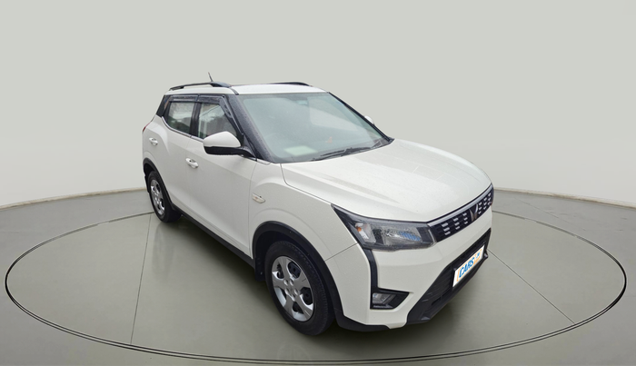 2023 Mahindra XUV300 W6 1.2 PETROL AMT, Petrol, Automatic, 26,790 km, exterior