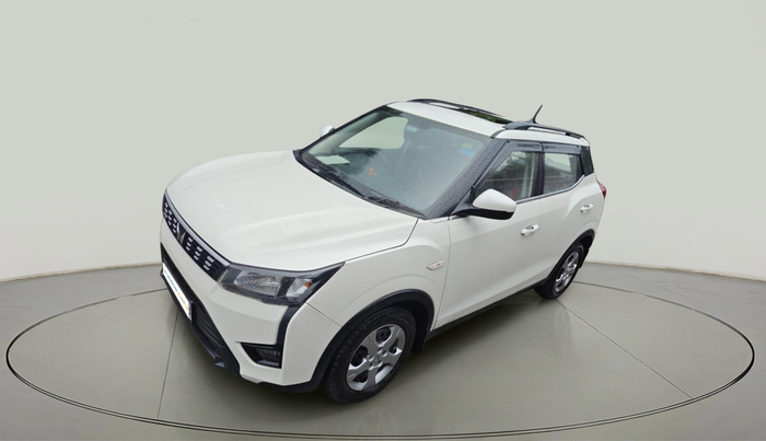 2023 Mahindra XUV300 W6 1.2 PETROL AMT, Petrol, Automatic, 26,790 km, exterior