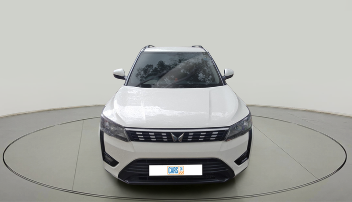 2023 Mahindra XUV300 W6 1.2 PETROL AMT, Petrol, Automatic, 26,790 km, exterior