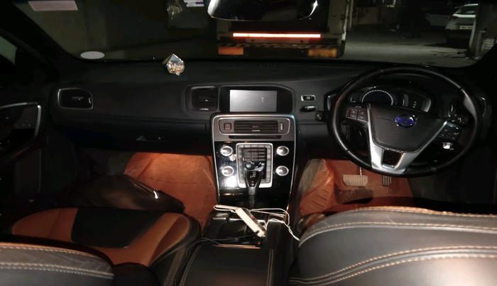 2016 Volvo S60 Momentum D4, Diesel, Automatic, 95,526 km, interior