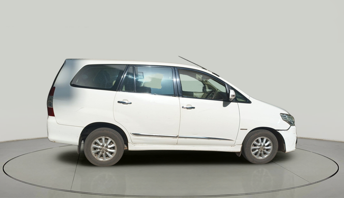 2014 Toyota Innova 2.5 VX 8 STR, Diesel, Manual, 2,42,007 km, exterior