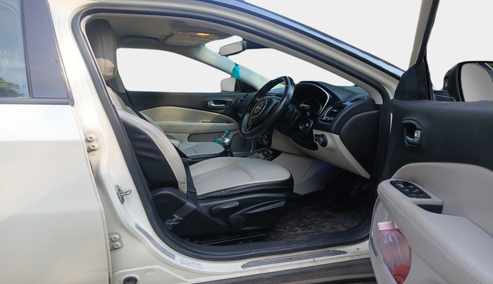 2017 Jeep Compass LONGITUDE 2.0 DIESEL, Diesel, Manual, 1,34,859 km, interior