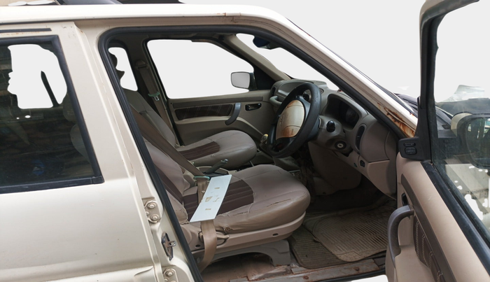 2010 Mahindra Scorpio VLX 2WD BS-III, Diesel, Manual, 1,27,002 km, interior