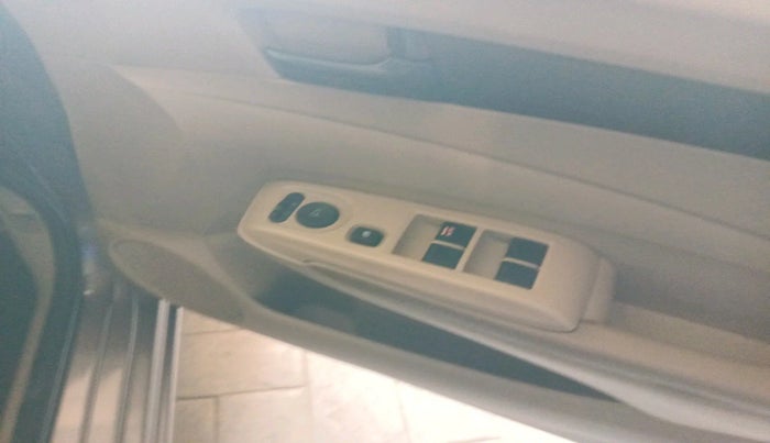 2013 Honda City 1.5L I-VTEC S MT, Petrol, Manual, 1,30,486 km, interior