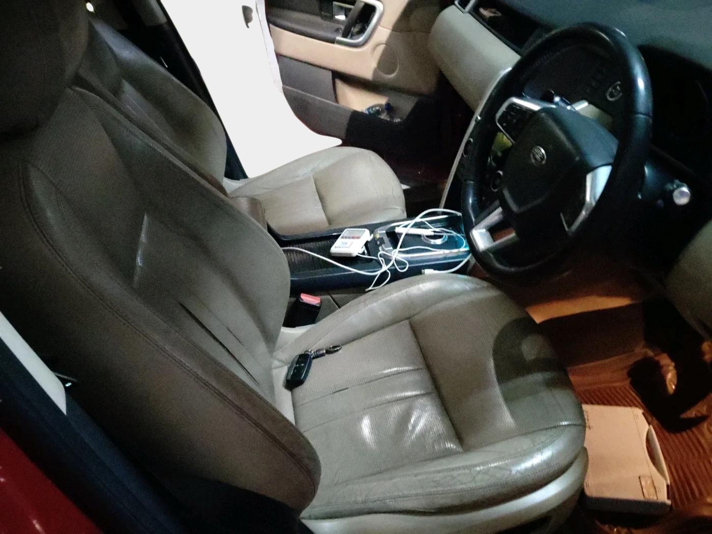 2018 Landrover DISCOVERY SPORT HSE, Diesel, Automatic, 94,000 km, interior