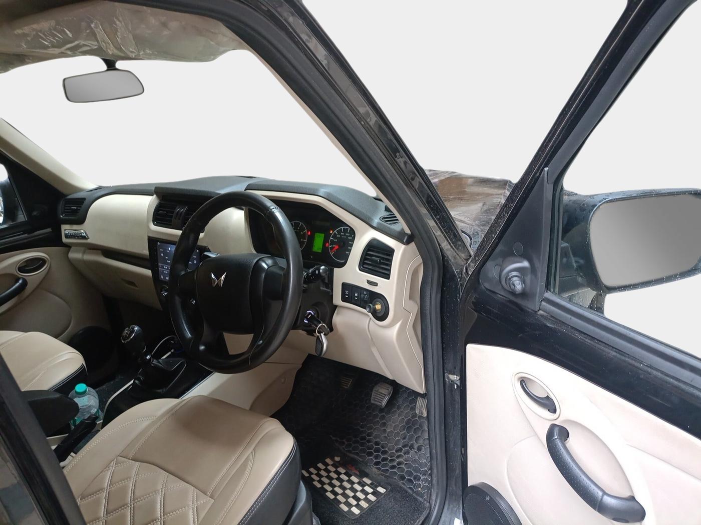 2024 Mahindra SCORPIO CLASSIC S 7STR, Diesel, Manual, 9,995 km, interior