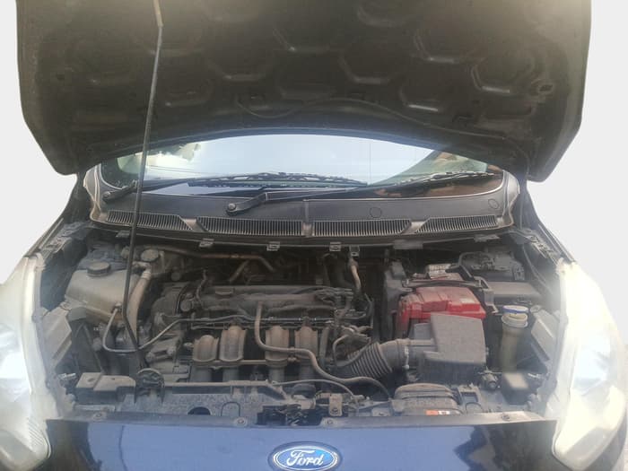 2015 Ford Figo TITANIUM 1.2 PETROL, Petrol, Manual, 1,21,560 km, exterior