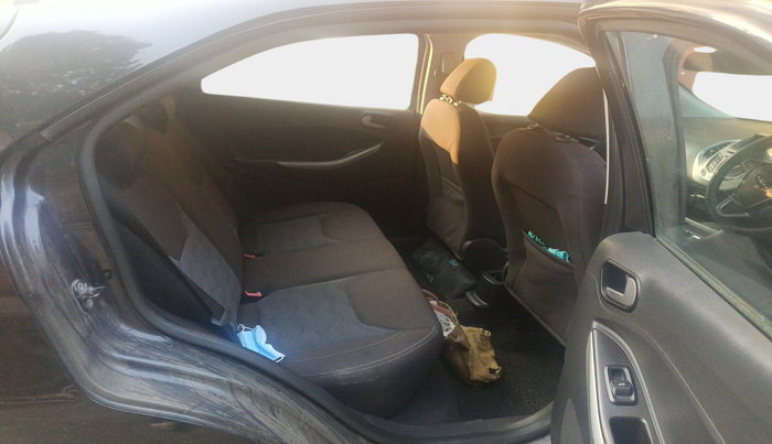2015 Ford Figo TITANIUM 1.2 PETROL, Petrol, Manual, 1,20,575 km, interior
