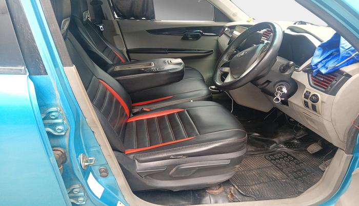 2016 Mahindra Kuv100 K6 D 6 STR, Diesel, Manual, 84,855 km, interior