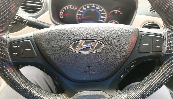 2017 Hyundai Grand i10 SPORTZ 1.2 KAPPA VTVT, Petrol, Manual, 37,561 km, interior