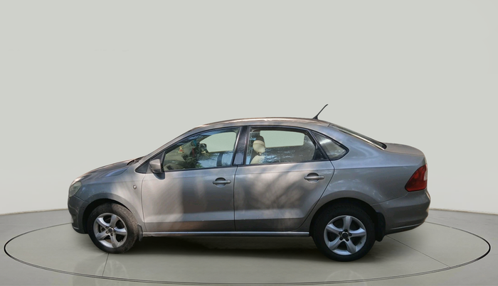 2014 Skoda Rapid AMBITION 1.6 MPI MT PLUS, Petrol, Manual, 82,230 km, exterior