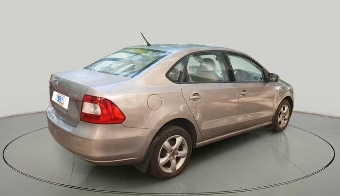 2014 Skoda Rapid AMBITION 1.6 MPI MT PLUS, Petrol, Manual, 82,230 km, exterior