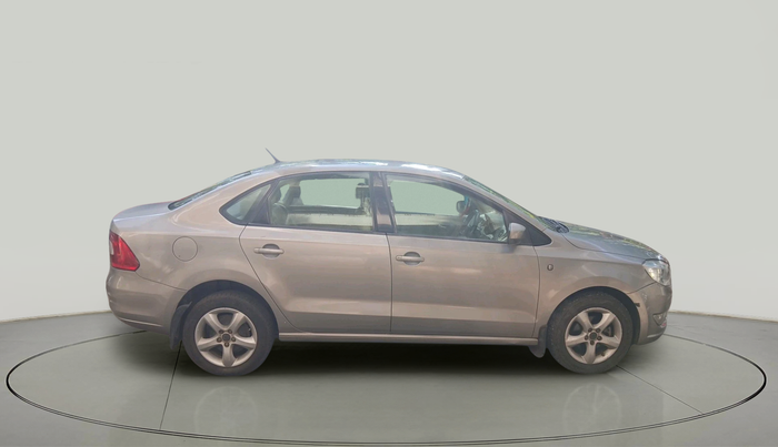 2014 Skoda Rapid AMBITION 1.6 MPI MT PLUS, Petrol, Manual, 82,230 km, exterior