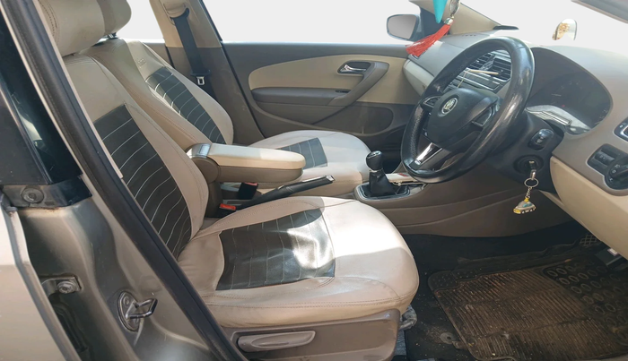 2014 Skoda Rapid AMBITION 1.6 MPI MT PLUS, Petrol, Manual, 82,230 km, interior