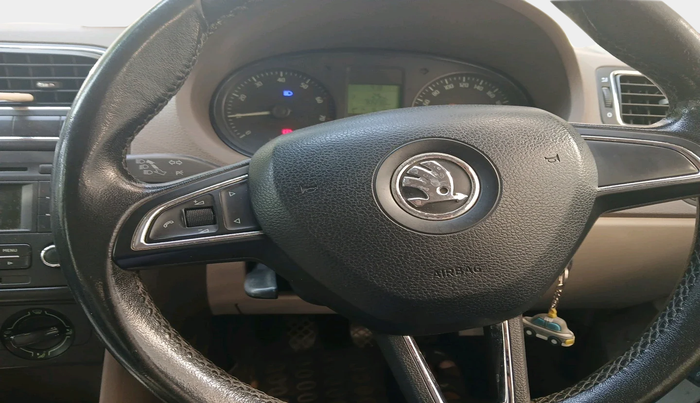 2014 Skoda Rapid AMBITION 1.6 MPI MT PLUS, Petrol, Manual, 82,230 km, interior