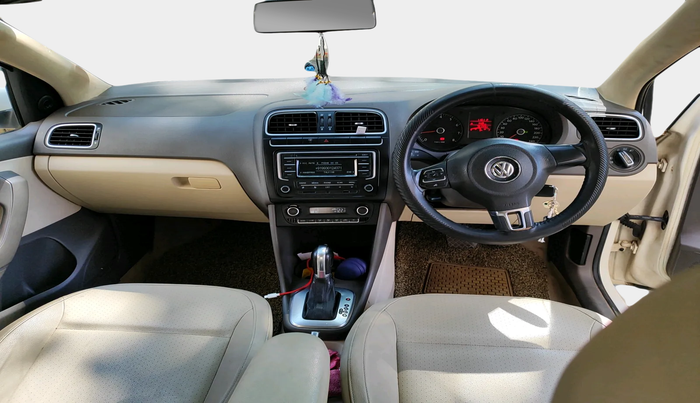 2013 Volkswagen Vento HIGHLINE PETROL AT, Petrol, Automatic, 76,149 km, interior