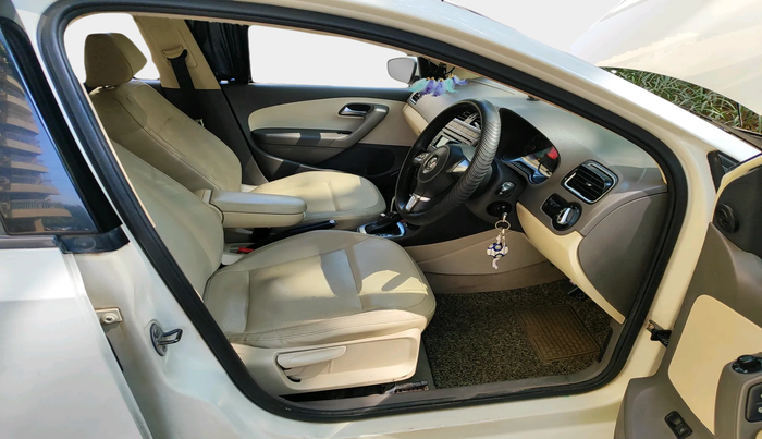 2013 Volkswagen Vento HIGHLINE PETROL AT, Petrol, Automatic, 76,149 km, interior