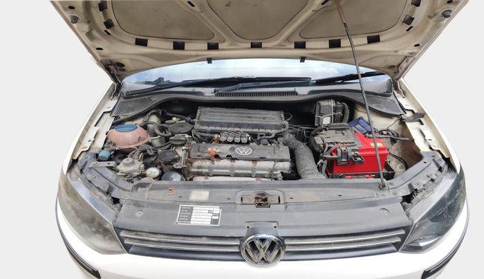 2013 Volkswagen Vento HIGHLINE PETROL AT, Petrol, Automatic, 65,215 km, exterior