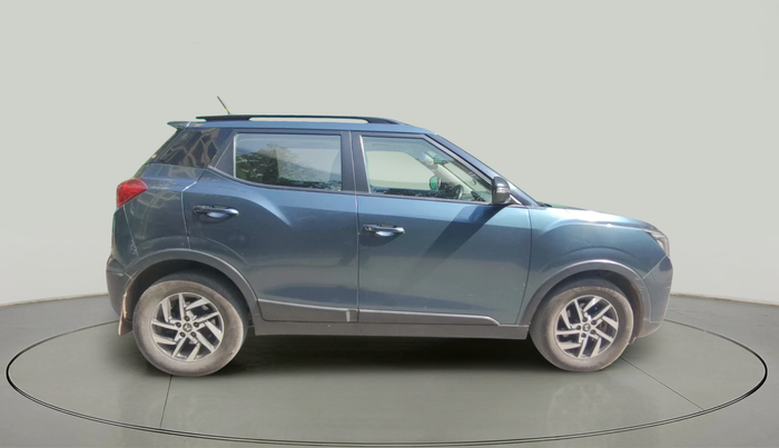 2022 Mahindra XUV300 W8 (O) 1.5 DIESEL AMT, Diesel, Automatic, 89,478 km, exterior