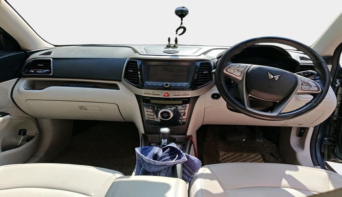 2022 Mahindra XUV300 W8 (O) 1.5 DIESEL AMT, Diesel, Automatic, 89,478 km, interior