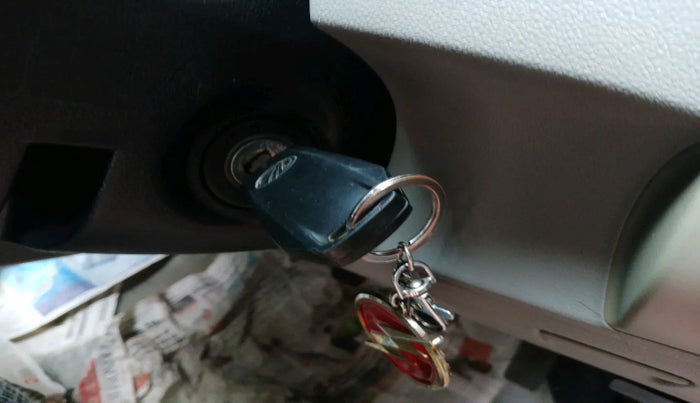 2017 Mahindra Kuv100 K4 6 STR, Petrol, Manual, 13,711 km, interior