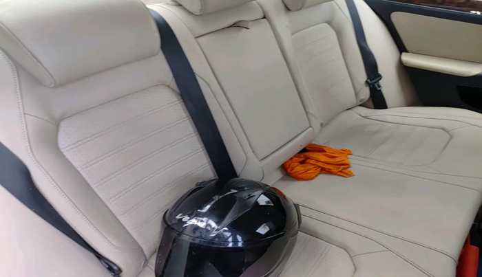 2014 Volkswagen Jetta HIGHLINE TDI AT, Diesel, Automatic, 1,46,559 km, interior