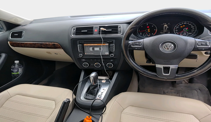 2014 Volkswagen Jetta HIGHLINE TDI AT, Diesel, Automatic, 1,46,559 km, interior