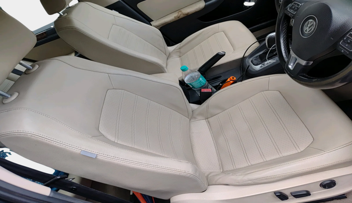 2014 Volkswagen Jetta HIGHLINE TDI AT, Diesel, Automatic, 1,46,559 km, interior