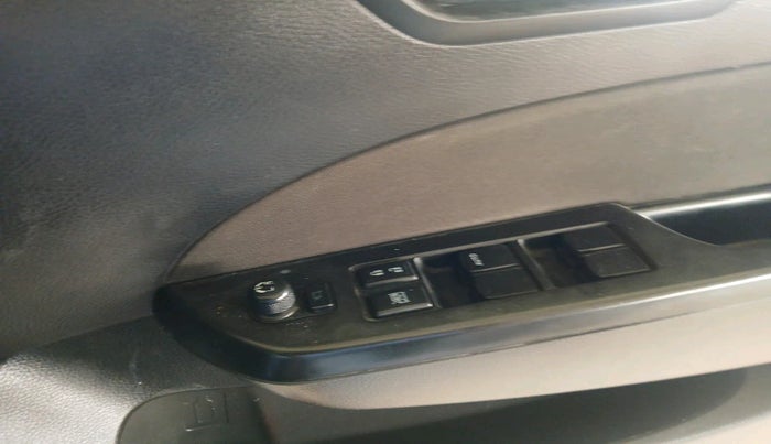 2015 Maruti Swift VXI, Petrol, Manual, 68,063 km, interior