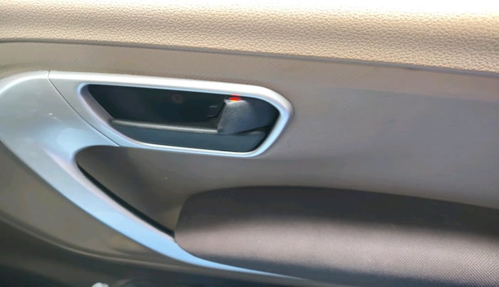 2015 Mahindra TUV300 T8, Diesel, Manual, 87,148 km, interior