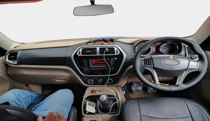 2015 Mahindra TUV300 T8, Diesel, Manual, 87,148 km, interior