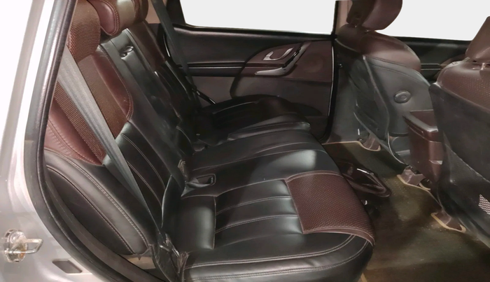 2012 Mahindra XUV500 W8, Diesel, Manual, 1,62,364 km, interior