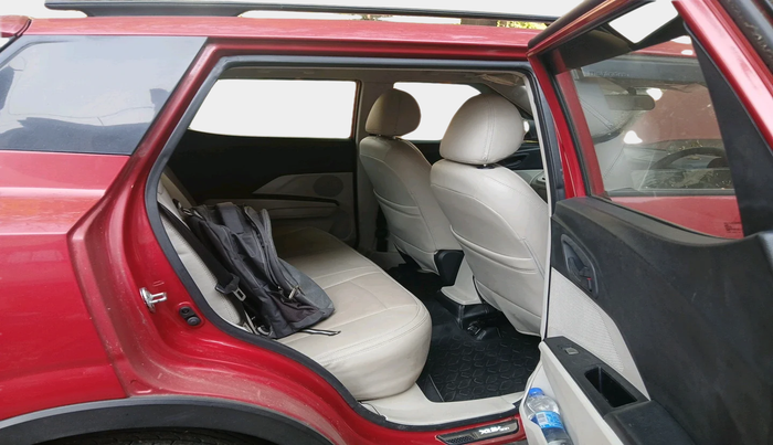 2022 Mahindra XUV300 W6 1.2 PETROL AMT, Petrol, Automatic, 5,773 km, interior