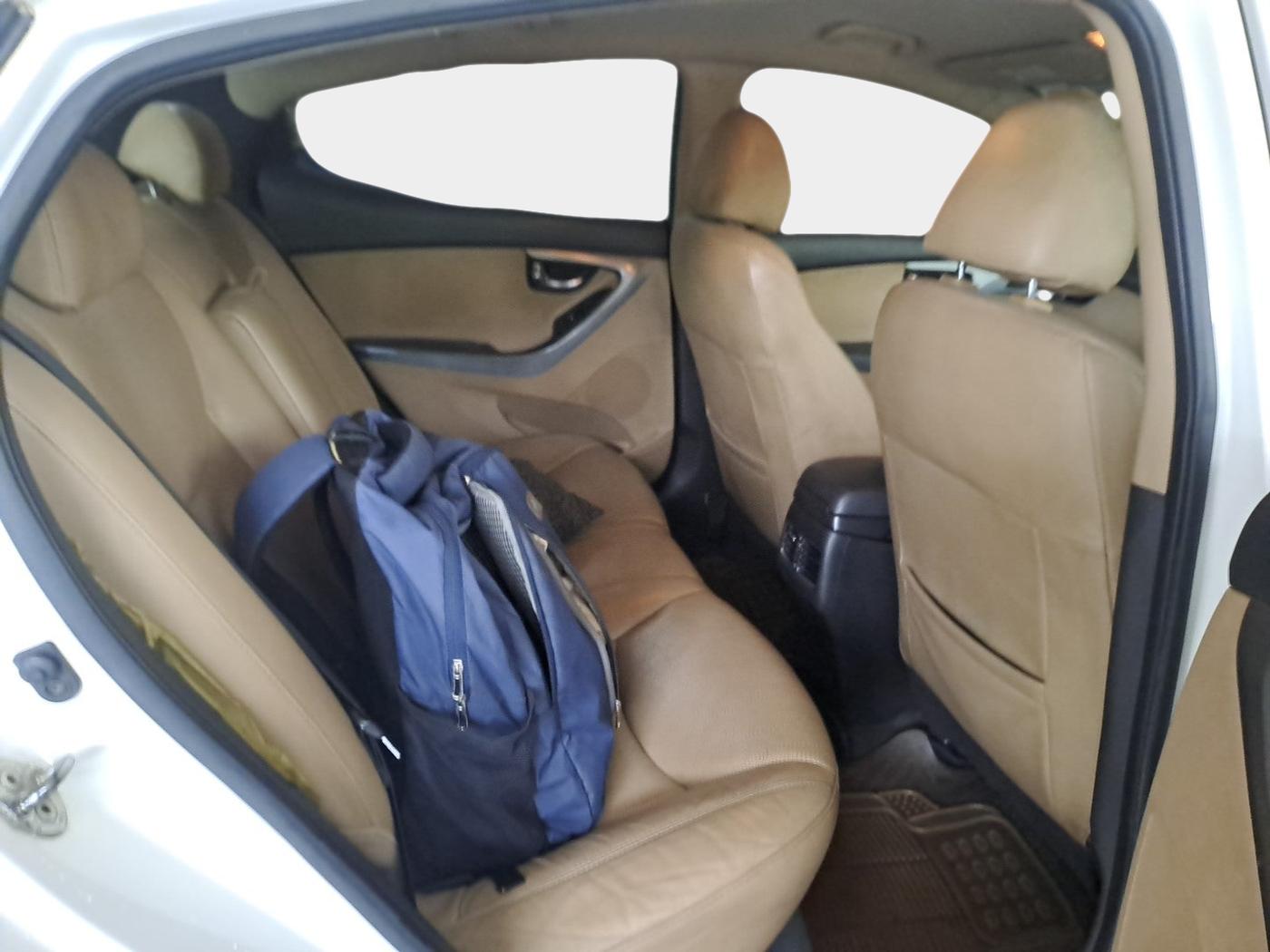 2013 Hyundai New Elantra 1.6 SX AT DIESEL, Diesel, Automatic, 1,76,799 km, interior