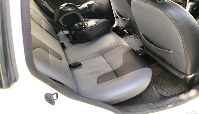 2011 Ford Figo TITANIUM 1.2 PETROL, Petrol, Manual, 99,850 km, interior