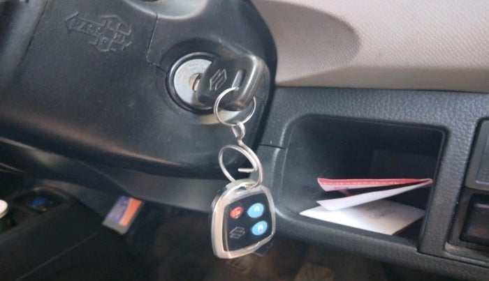 2015 Maruti Wagon R 1.0 LXI CNG, CNG, Manual, 85,453 km, interior