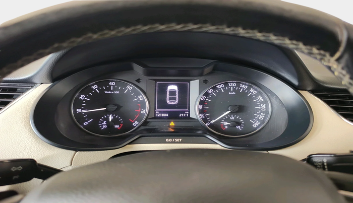 2016 Skoda Octavia STYLE PLUS AT 1.8 TSI, Petrol, Automatic, 1,21,804 km, interior