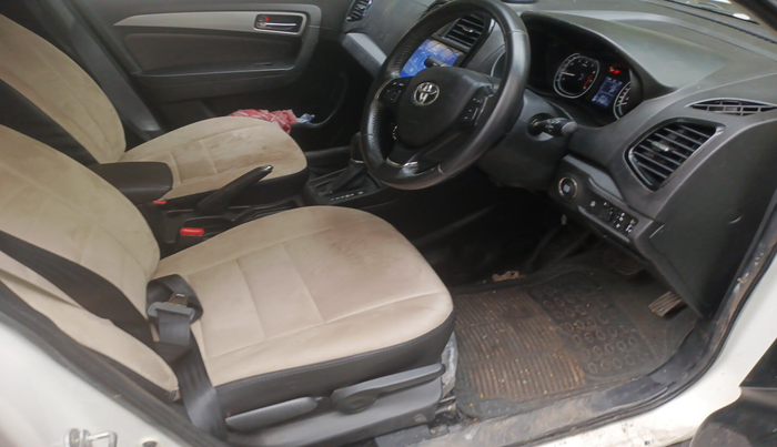 2022 Toyota URBAN CRUISER PREMIUM GRADE AT DUAL TONE, Petrol, Automatic, 24,503 km, interior
