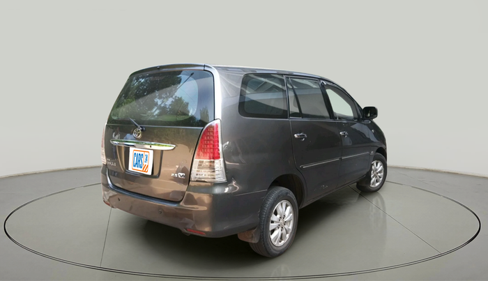 2011 Toyota Innova V 2.5 7 STR, Diesel, Manual, 1,71,427 km, exterior