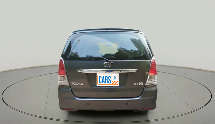 2011 Toyota Innova V 2.5 7 STR, Diesel, Manual, 1,71,427 km, exterior