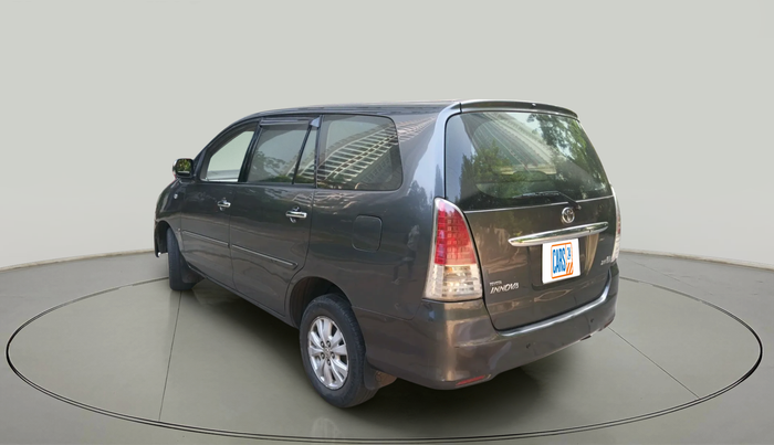 2011 Toyota Innova V 2.5 7 STR, Diesel, Manual, 1,71,427 km, exterior