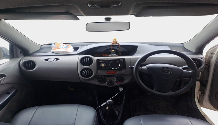 2011 Toyota Etios G, Petrol, Manual, 75,221 km, interior