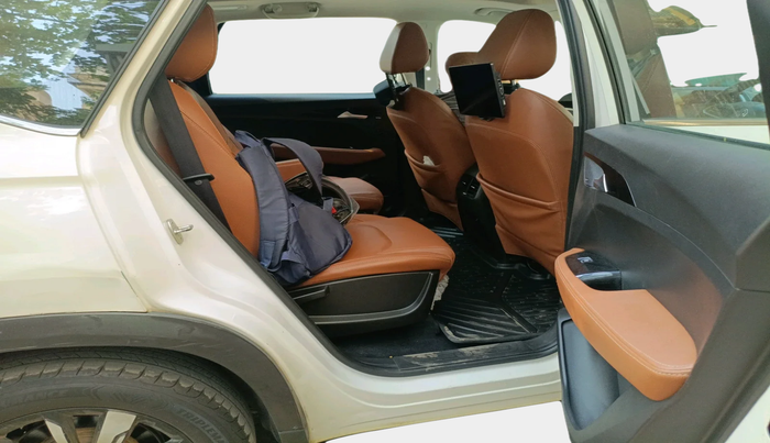 2020 MG HECTOR PLUS SHARP 1.5 PETROL TURBO HYBRID MT 6-STR, Petrol, Manual, 75,472 km, interior