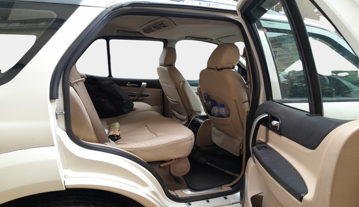 2013 Tata Safari Storme 2.2 EX 4X2, Diesel, Manual, 1,36,099 km, interior